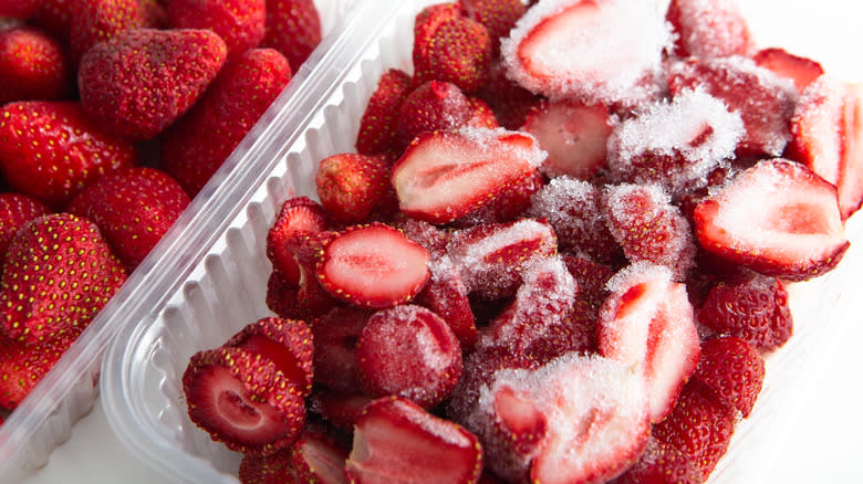 Sliced frozen strawberries 