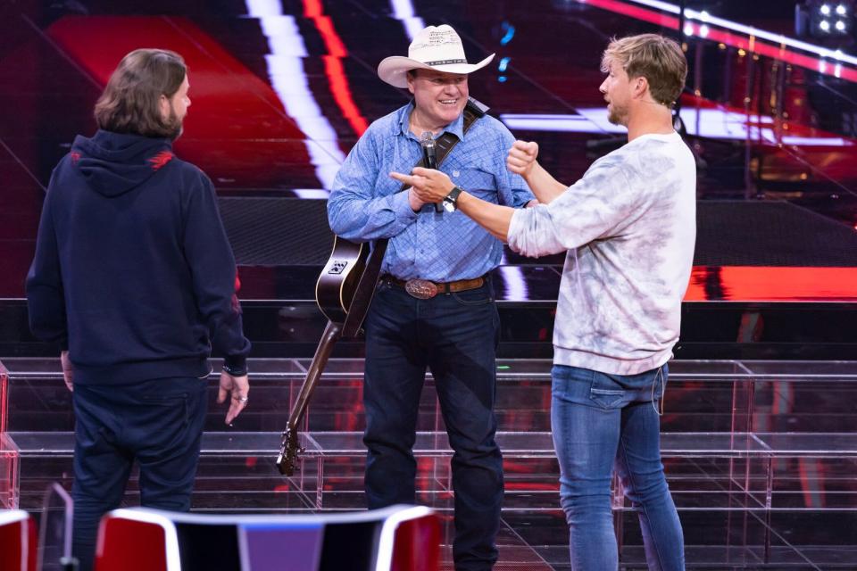 Country-Sänger Douglas aus dem US-Bundesstaat Montana möchte Deutschland in ein begeistertes Country-Music-Land verwandeln. (Bild: ProSieben/Sat.1)