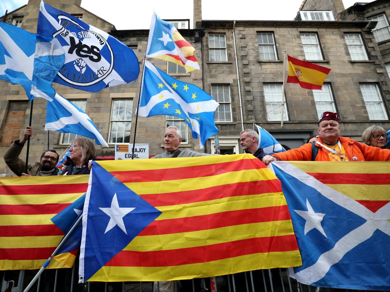 Scottish independence protesters in Edinburgh (PA)