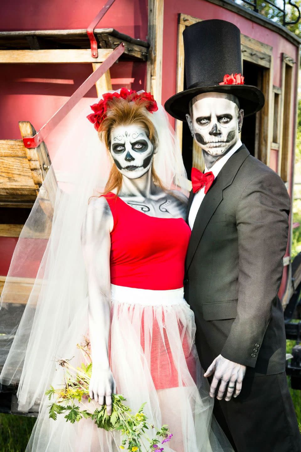 <p>If you don't want to dress up as a typical bride and groom, you can pair skeleton makeup with any formal attire to look spooky on Halloween. </p>