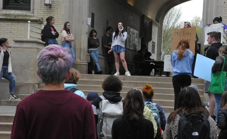 Rachel Catus speaks to the College of Wooster crowd.