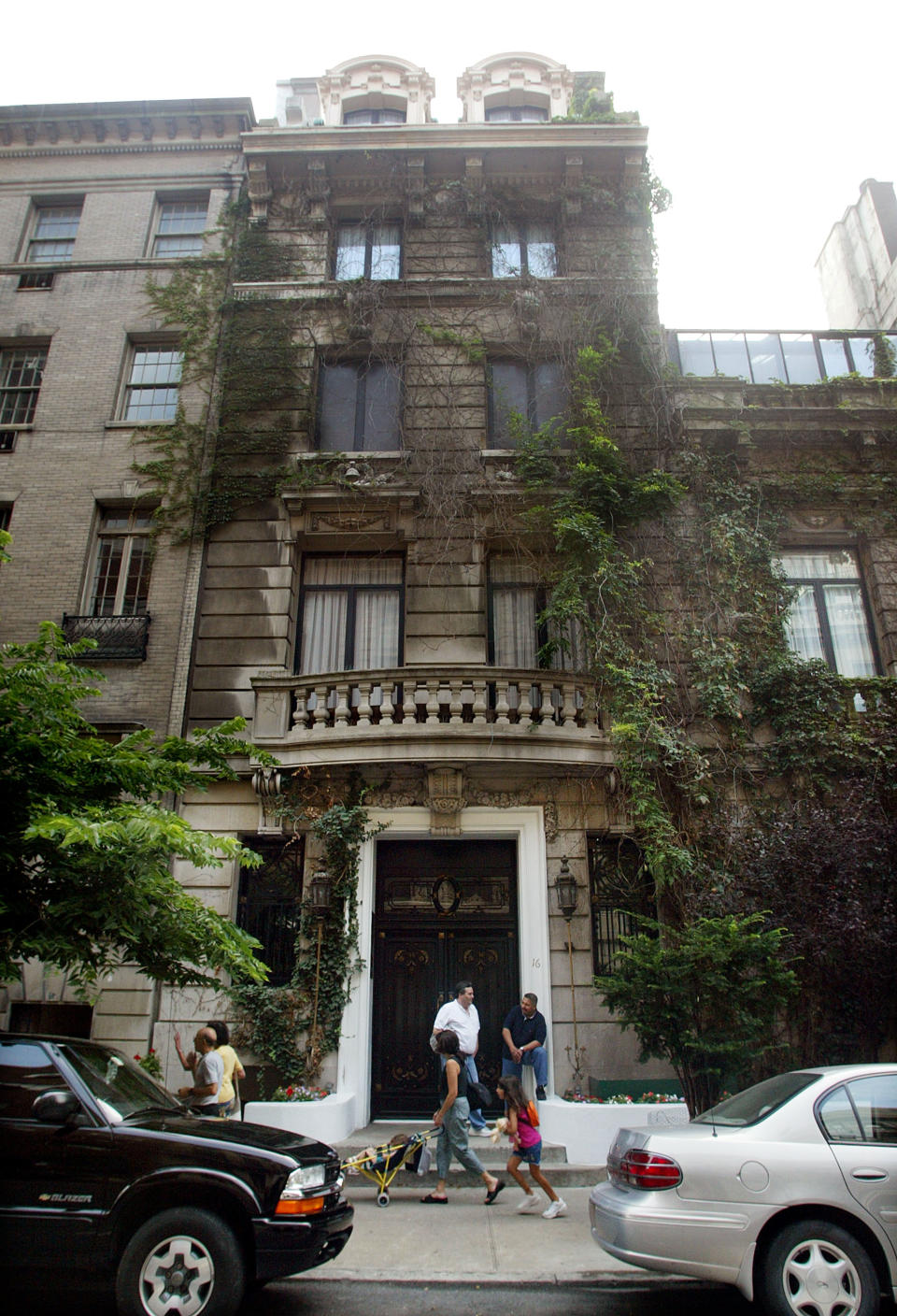 NEW YORK - AUGUST 13:  Penthouse Magazine founder Bob Guccione's famous Penthouse Mansion is seen August 13, 2003 in New York City. Penthouse Magazine is rumored to be folding and Guccione may be in danger of losing his home. (Photo by Mario Tama/Getty Images)      