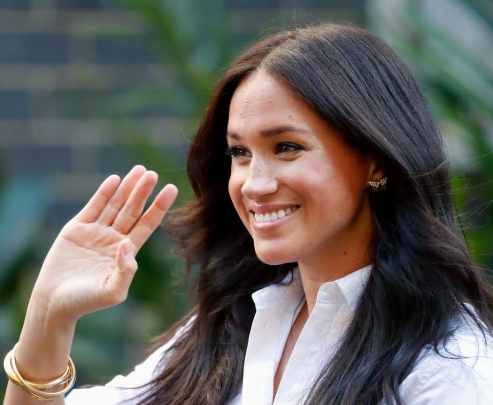 30 Photos of the Royals Wearing Gold Jewelry