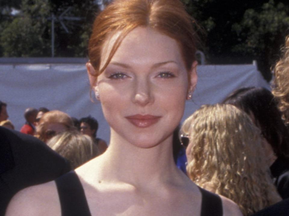 Laura Prepon at the 1998 Primetime Emmys.