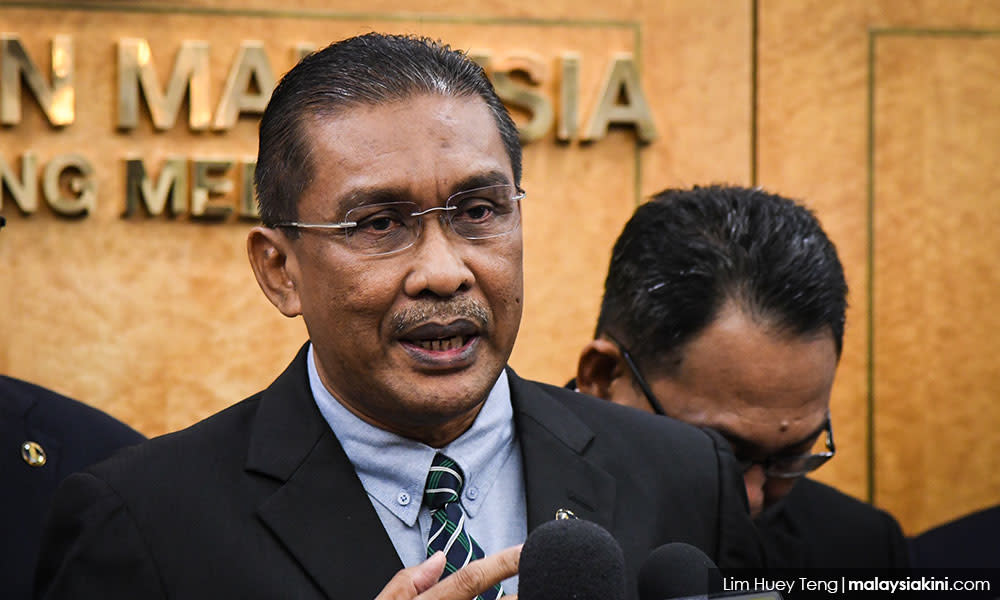 Minister reads out note by Thomas 'agreeing in principle' to Riza's settlement