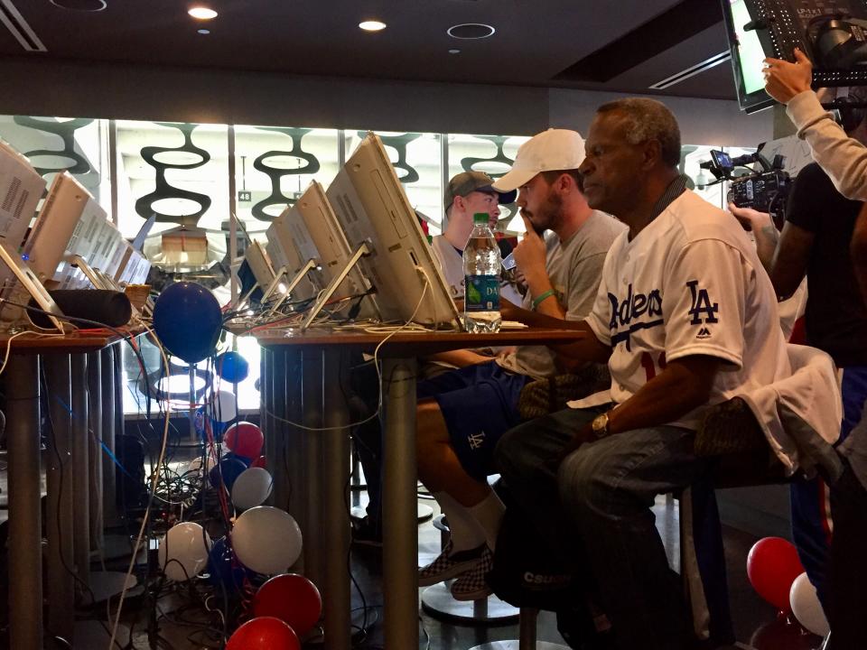 Former Dodger Manny Mota joins the voting frenzy. (Yahoo Sports)