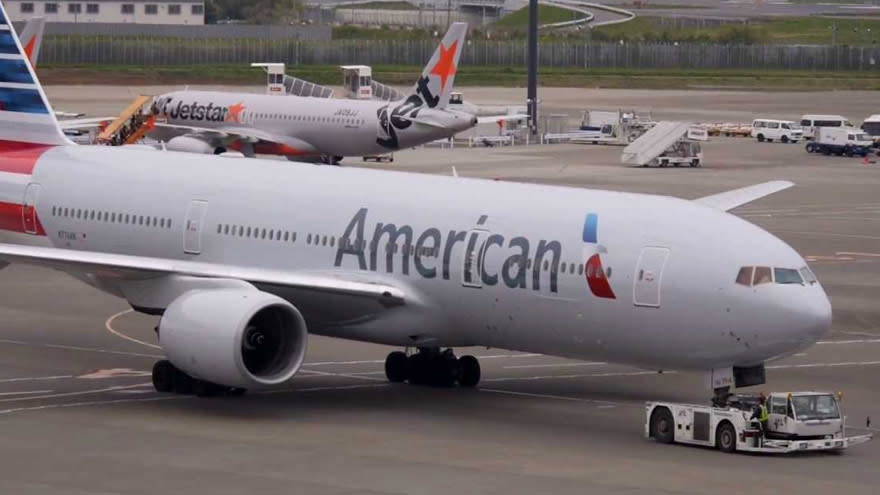 El vuelo de American Airlines apenas pudo realizar 800 kilómetros de recorrido sobre la costa estadounidense 