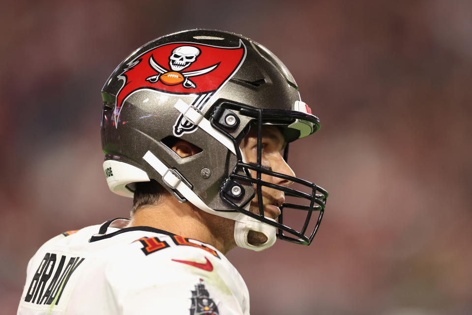 GLENDALE, ARIZONA - DECEMBER 25: Quarterback Tom Brady #12 of the Tampa Bay Buccaneers during the NFL game at State Farm Stadium on December 25, 2022 in Glendale, Arizona. The Buccaneers defeated the Cardinals 19-16 in overtime.  (Photo by Christian Petersen/Getty Images)