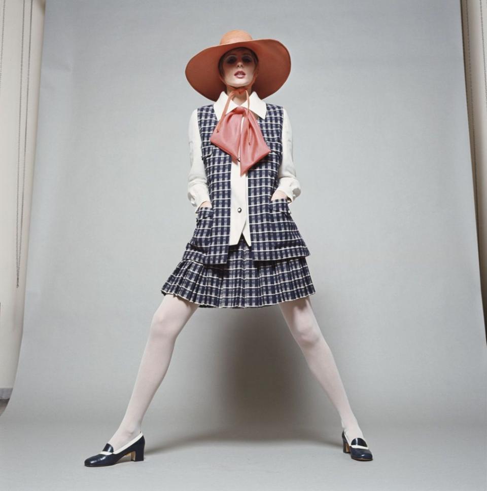 <p>If I were a working woman in the ’60s, this is exactly the outfit I would choose.</p>