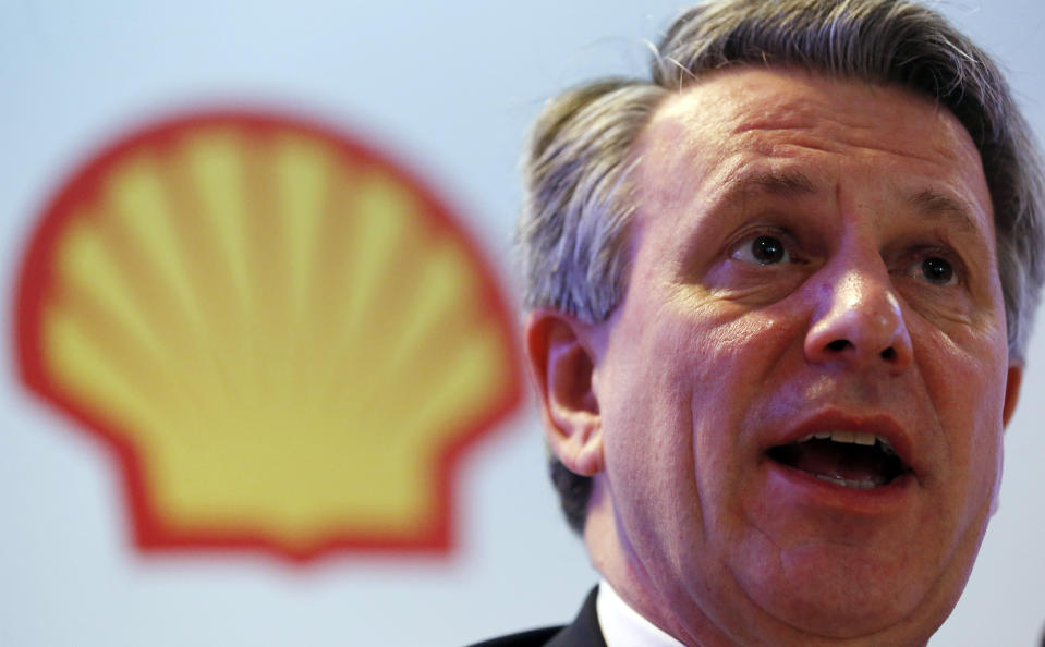 Ben van Beurden, chief executive officer of Royal Dutch Shell, speaks during a news conference in Rio de Janeiro, Brazil, February 15, 2016. Royal Dutch Shell, Europe's largest oil company, believes that investment in Brazil's subsalt offshore areas will remain robust, Chief Executive Van Beurden said in Rio de Janeiro on Monday. Van Beurden said that subsalt areas should be able to break even at oil prices expected this year. The global oil industry must invest $1.5 trillion a year to maintain output, he added.  REUTERS/Sergio Moraes 