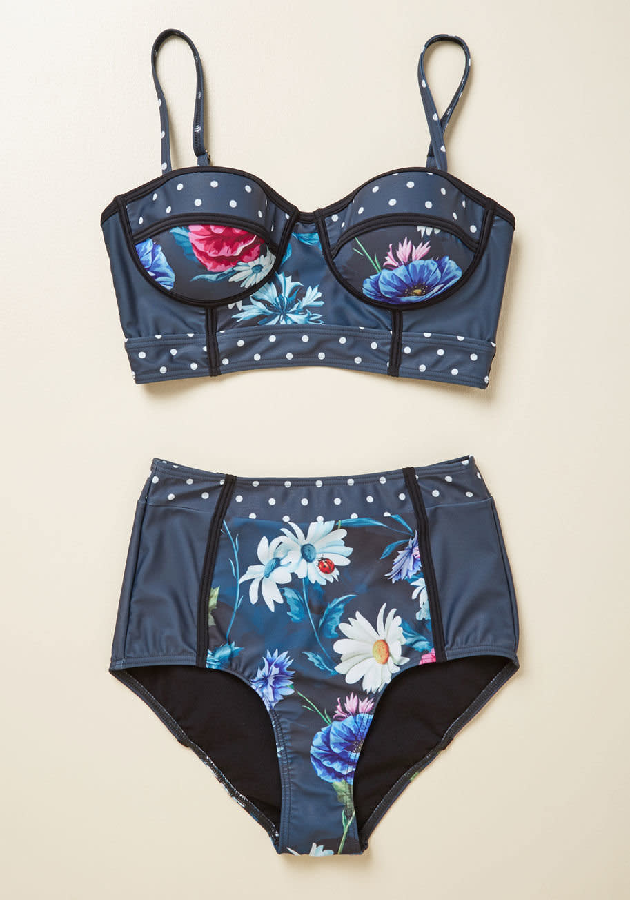 <strong>Sizes</strong>: XS to 4X<br />Get it <a href="https://www.modcloth.com/shop/swimwear/need-i-say-shore%3F-bustier-bikini-top/157700.html?extended=true" target="_blank">here</a>.&nbsp;