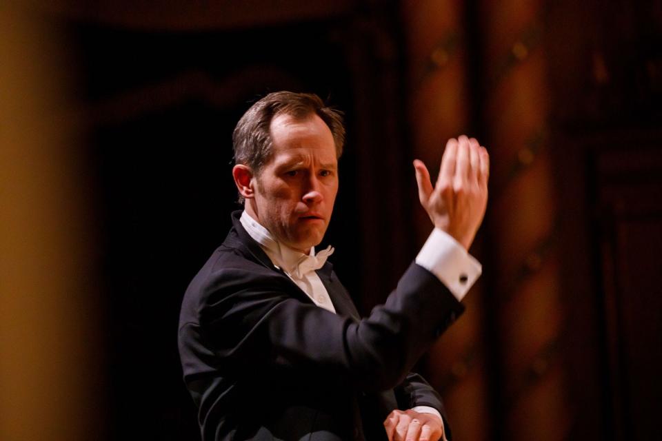 Maestro Alastair Willis begins his third season as the South Bend Symphony Orchestra’s music director with Saturday’s concert at the Morris Performing Arts Center.