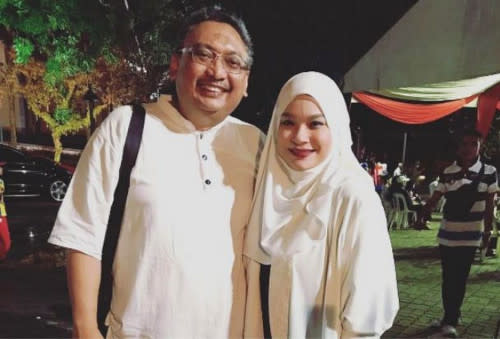 Nora was married for 25 years to Johan Nawawi prior to his passing