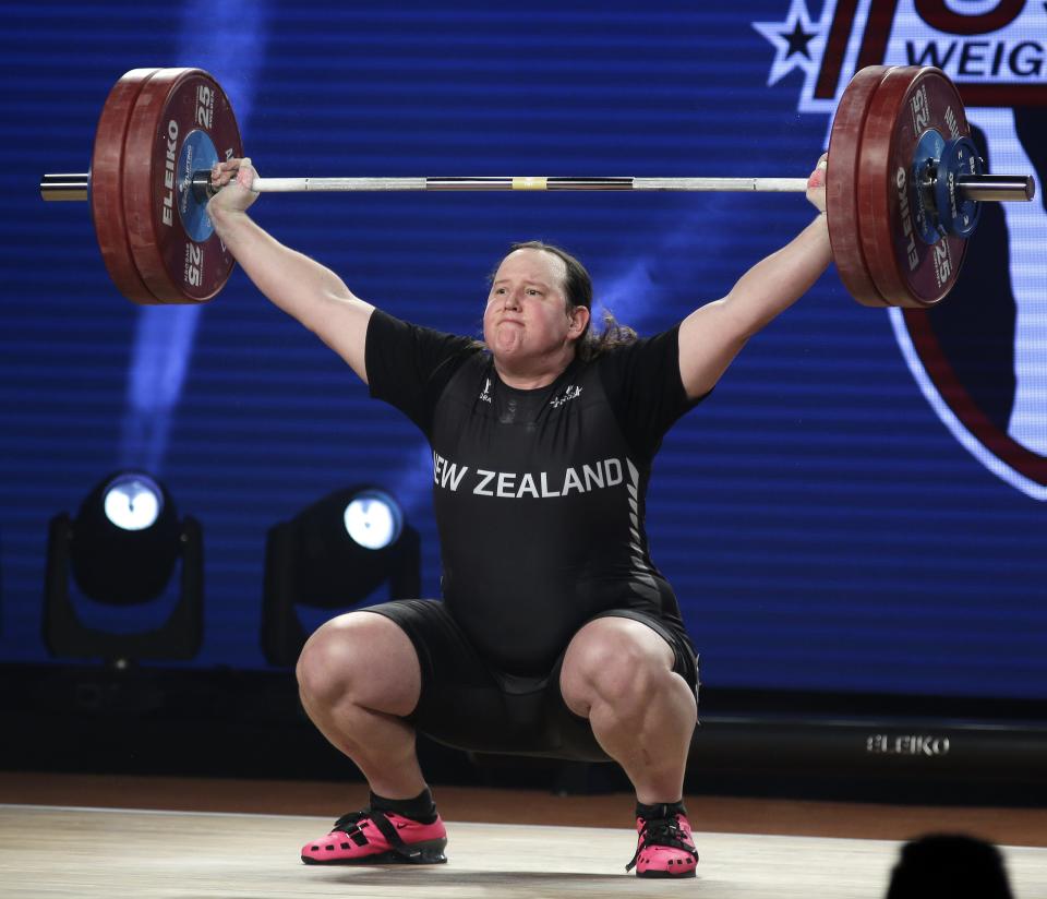 Laurel Hubbard of New Zealand won silver at the IWF World Weightlifting Championships. (EFE)