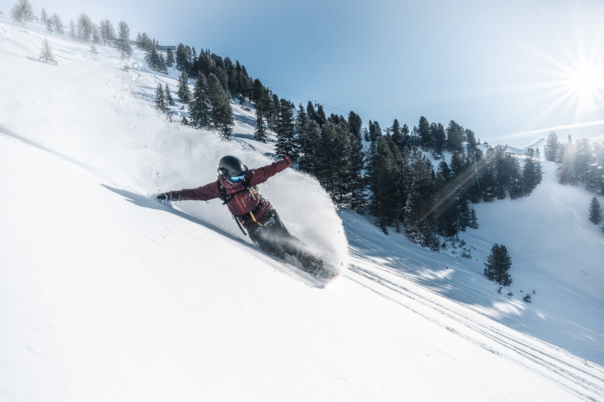 Powder off-piste in Austrian mountains  (Obertauern tourism)