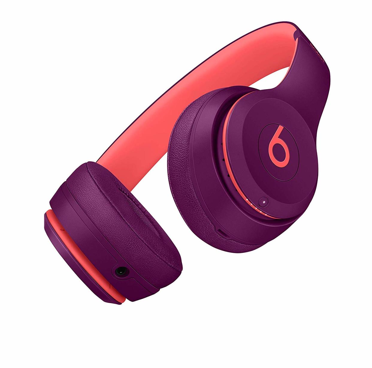 Calling all music fanatics, Beats headphones have gone into the sale on Amazon [Photo: Amazon]