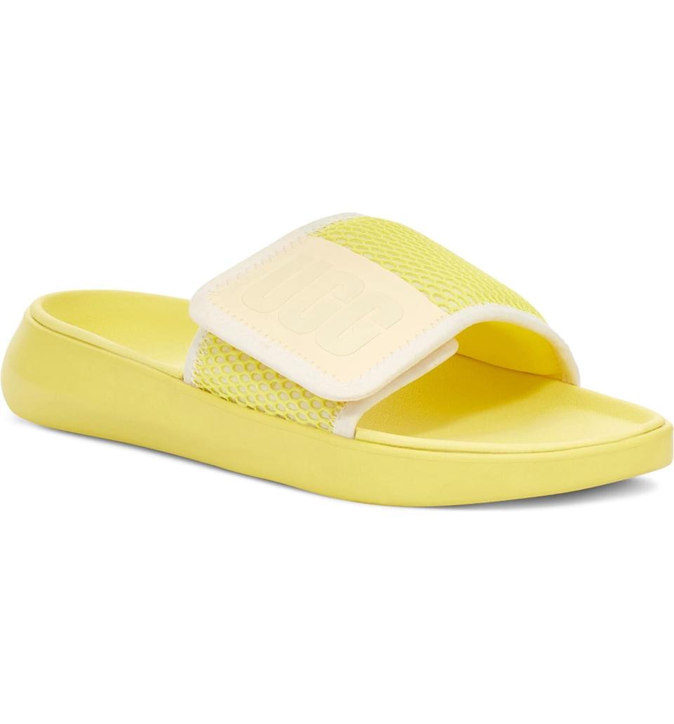 This sandal, <a href="https://www.huffpost.com/entry/the-best-mothers-day-gifts-to-get-from-the-nordstrom-sale_l_5e9efc52c5b6b2e5b8384560" target="_blank" rel="noopener noreferrer">hiding in Nordstrom's sale</a>, was a big hit with readers. The strap's made from mesh and the footbed's meant to be cushy &mdash; so you can put your fur-trimmed slippers away for the summer and slip into these. And they're still on sale right now. <a href="https://fave.co/2zw00DL" target="_blank" rel="noopener noreferrer">Find them for $52 at Nordstrom</a>.