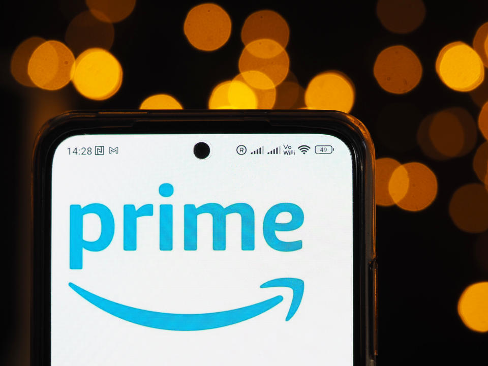 Wer Amazon Prime hat, kann viele Vorteile genießen – nicht nur am Prime Day (Bild: Igor Golovniov/SOPA Images/LightRocket via Getty Images)