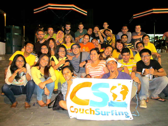 Real reality: Offline couch surfing gatherings, such as in Jakarta, are held regularly. (