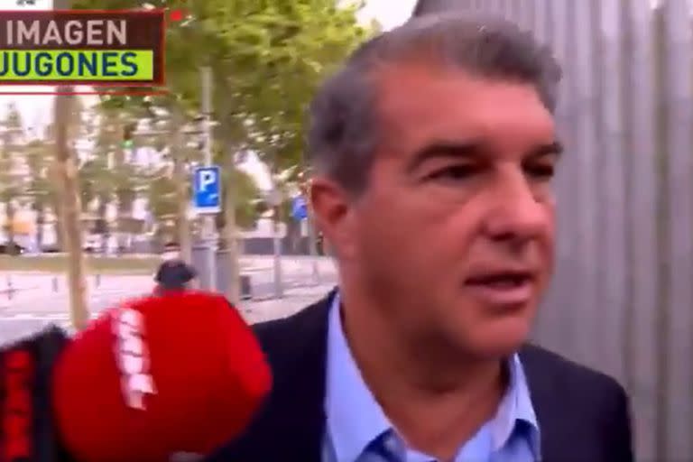 El presidente de Barcelona, Joan Laporta, fue consultado por la renovación de Lionel Messi