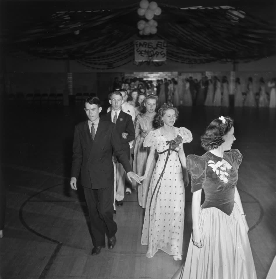 1942: High School-Absolventen bei ihrem Prom in Greenbelt, Maryland. (Bild: Getty Images)