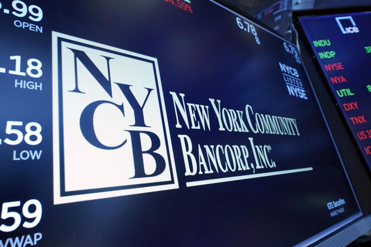 Un año después de comprar un banco en quiebra, New York Community Bancorp enfrenta dificultades