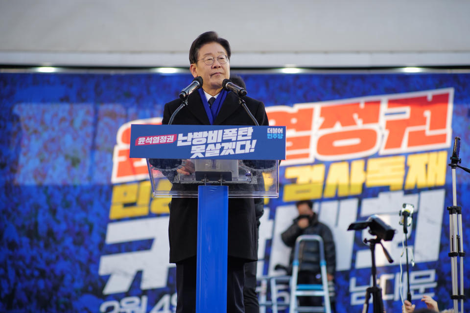 Democratic Party leader Lee Jae-myung address a speech during the denunciation of dictatorship of the Yoon Suk-yeol regime in the vicinity of Sungnyemun on February 4, 2023 in Seoul, South Korea. (Photo by Chris Jung/NurPhoto via Getty Images)