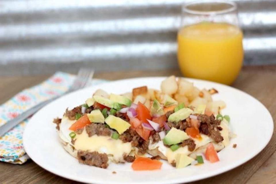 <p>Saving You Dinero</p><p>Pair this with a Tequila Mimosa. Olé!</p><p><strong>Get the recipe: </strong><a href="https://www.savingyoudinero.com/2017/05/03/mothers-day-brunch-mexican-eggs-benedict/?fbclid=IwAR2wY8urBcVMX9kv7ZwWOhvBYMEaeTt8VwfZpGTbuwpGKp8dx6F1oDhBIPc" rel="nofollow noopener" target="_blank" data-ylk="slk:Mexican Eggs Benedict;elm:context_link;itc:0;sec:content-canvas" class="link "><strong>Mexican Eggs Benedict</strong></a></p>