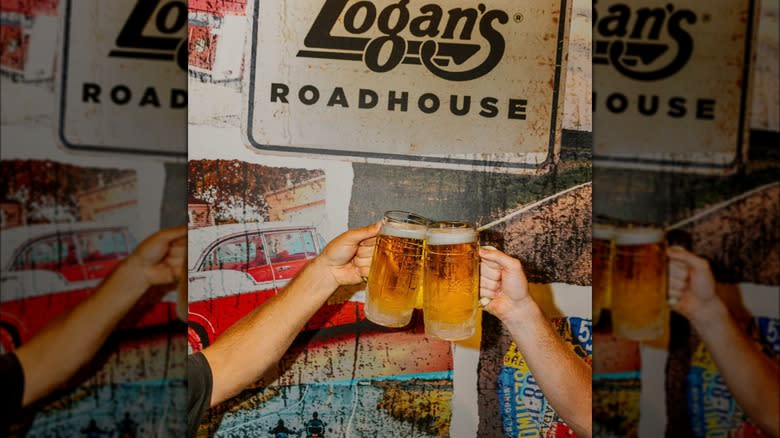 Logan's Roadhouse decor