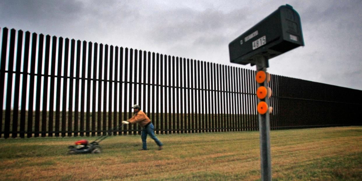 texas landowner border fence