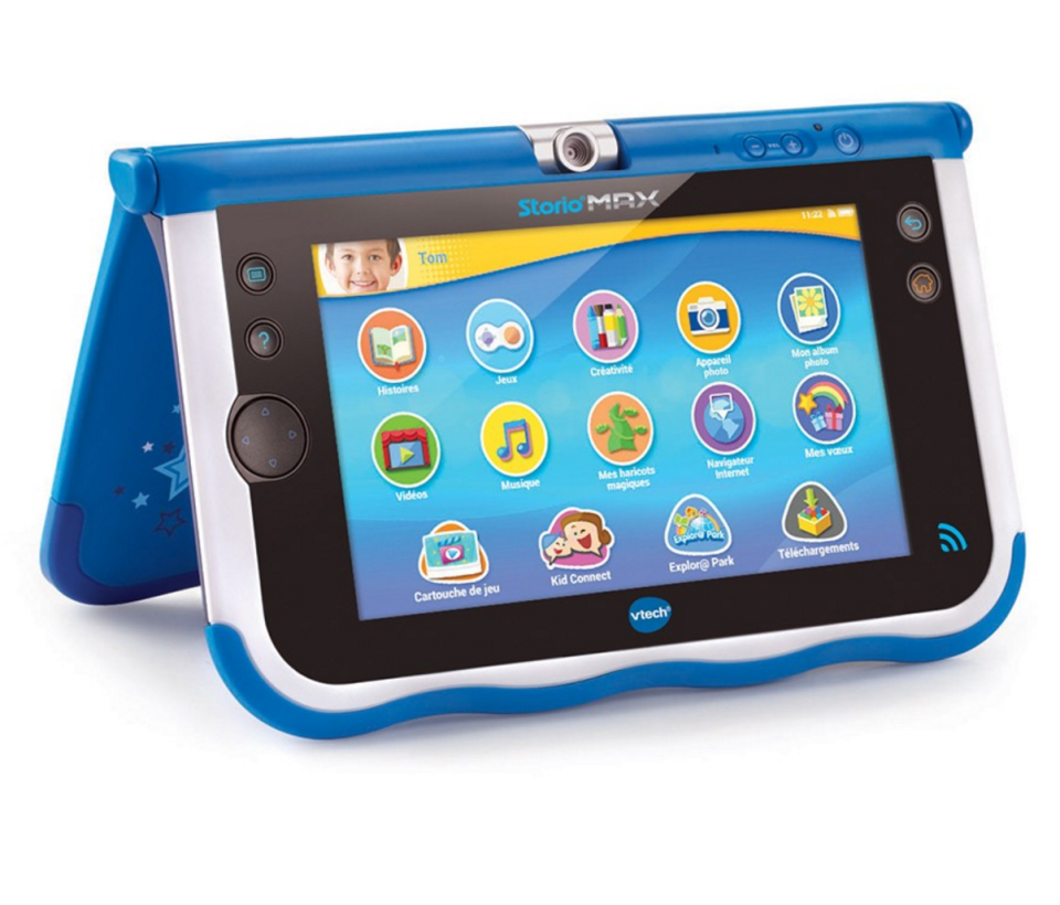 <p><b>Prix : </b><a rel="nofollow noopener" href="https://www.vtech-jouets.com/catalogsearch/result/?q=tablettestoriomax&order=price&dir=desc" target="_blank" data-ylk="slk:De 100 à 170 €. 3-11 ans.;elm:context_link;itc:0;sec:content-canvas" class="link ">De 100 à 170 €. 3-11 ans. </a><br>Cette petite tablette tactile, pédagogique et éducative, a été développée par VTech. Disponibles en 5 ou 7 pouces, elle évolue avec l’enfant de 3 à 11 ans et possède 1500 contenus ludiques pour ce dernier, à télécharger sur l’application VTech : l’Explor@Park. Elle peut contenir jusqu’à 40 Go, possède le Wifi et fonctionne sous Android. On y trouve, pêle-mêle : un lecteur MP3, un lecteur vidéo, un studio photo où l’on peut jouer avec des cadres et d’autres effets, un appareil photo, un navigateur web sécurisé, une liseuse de livre interactifs…etc.</p>