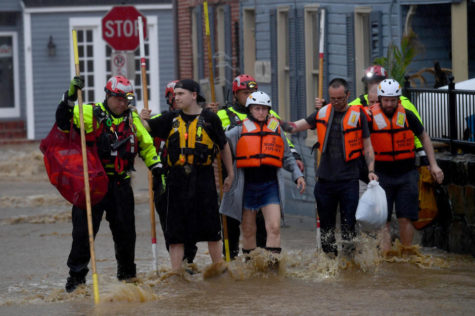 Devastating floodwaters rip through Ellicott City, Md.