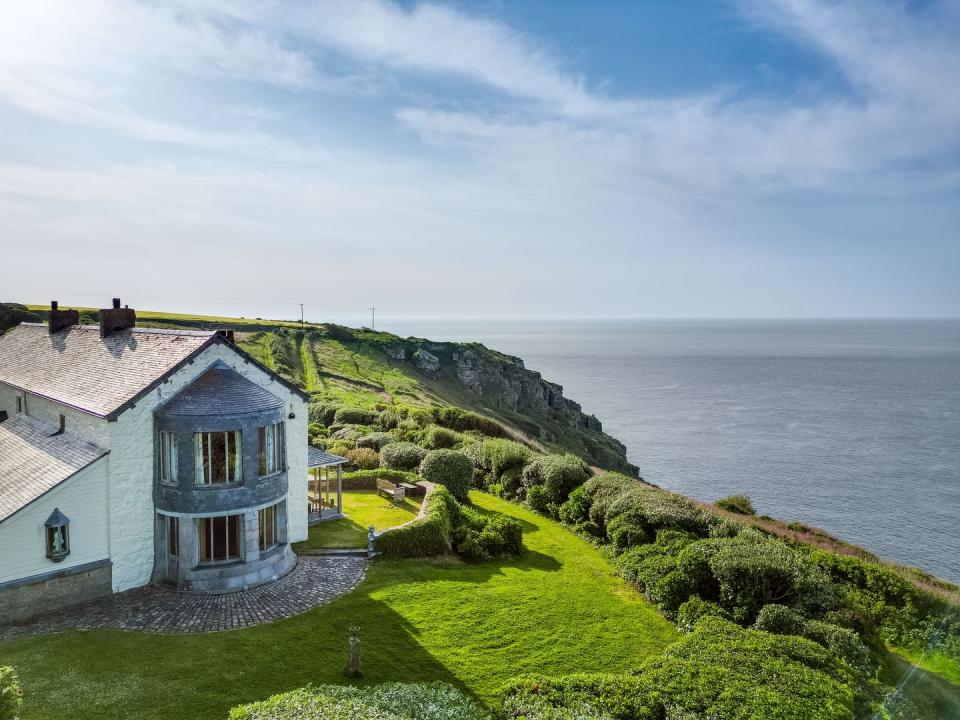 cornish clifftop cottage for sale previously owned by novelist john le carre between lamorna and st loy cove