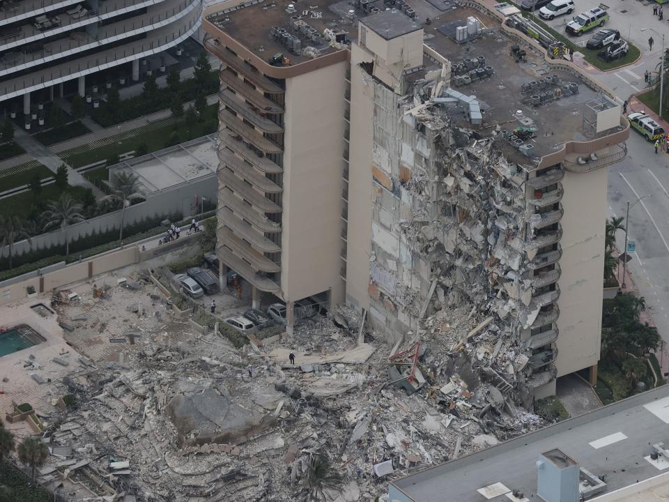 Champlain tower destruction in surfside florida