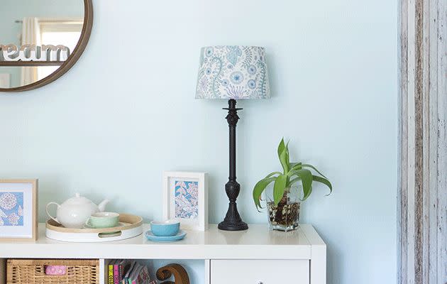 Turn a lampshade into an original work of art