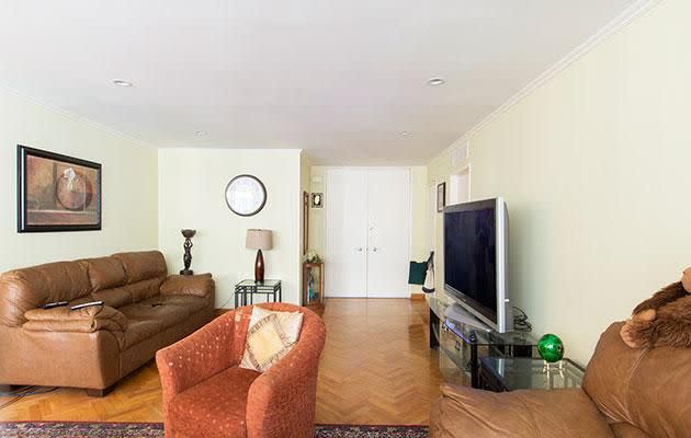 This is what the Condo looked like before the renovation. Source: MyHouzz