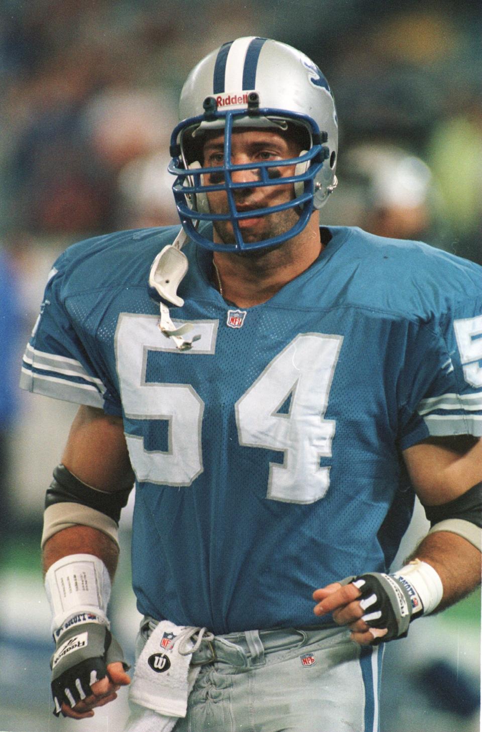 Former Lions linebacker Chris Spielman will be inducted into the team's ring of honor. (Brian Bahr/ALLSPORT)