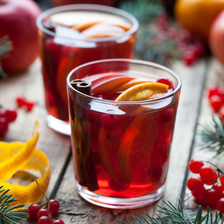 48) Make mulled wine sangria