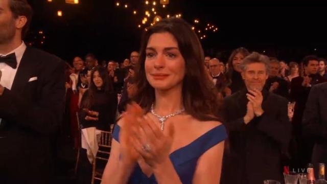 Anne Hathaway Sobs at Barbra Streisand's SAG Win. Relatable.