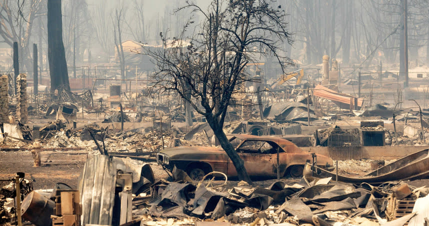 因為森林大火延燒，加州當地象徵著掏金潮歷史的文化小鎮格林維爾遭到燒毀。（圖／達志／路透社）