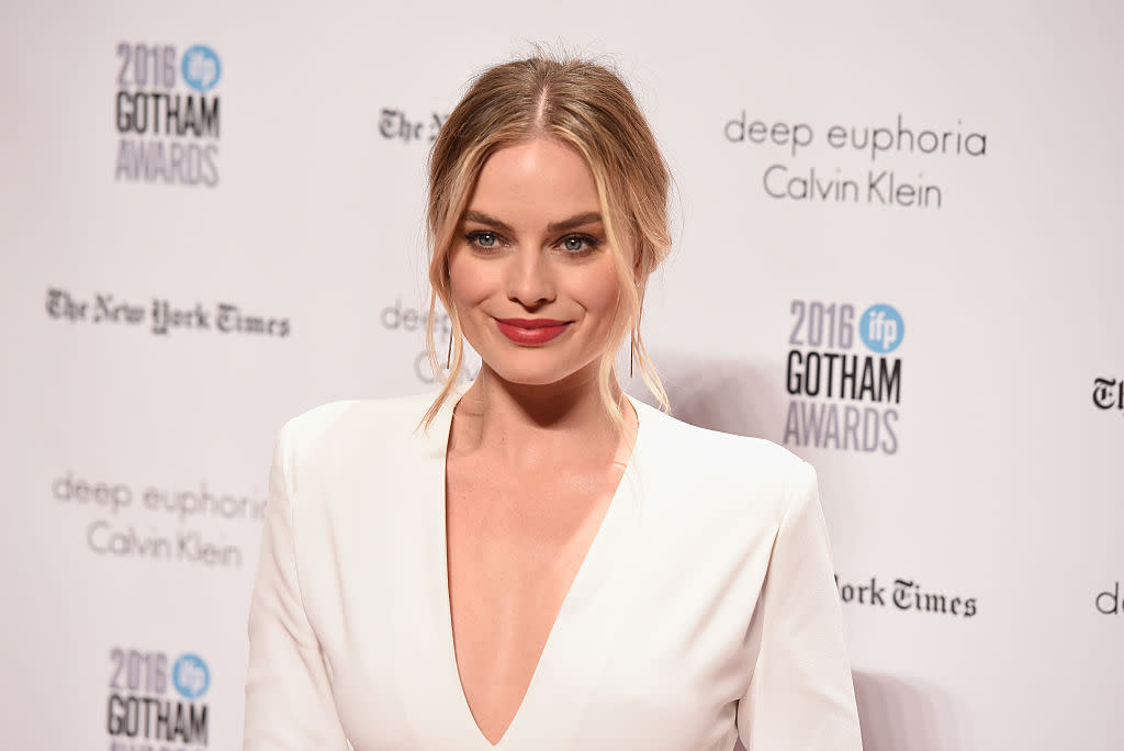 Margot Robbie showed off her tattoo artist skills by tattooing a fan on TV