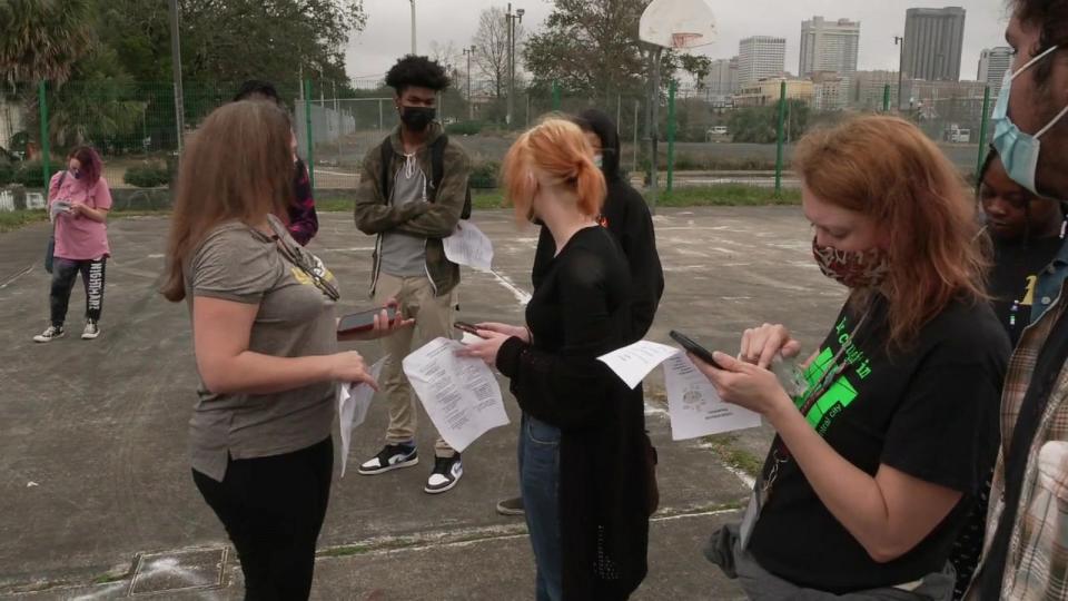 PHOTO: Dr. Adrien Katner of Louisiana State University prepares local science students on a field trip to measure air pollution in a park beside the Claiborne Avenue Expressway. (Evan Simon/ABC News)