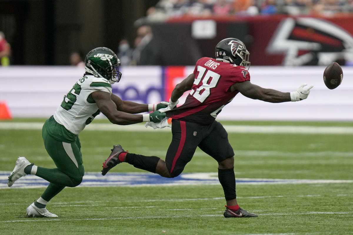 Leroy Watson off to good start at tackle for Falcons