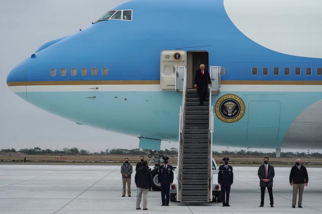 Boeing reports another $482 million in losses on 2 Air Force One  replacement planes