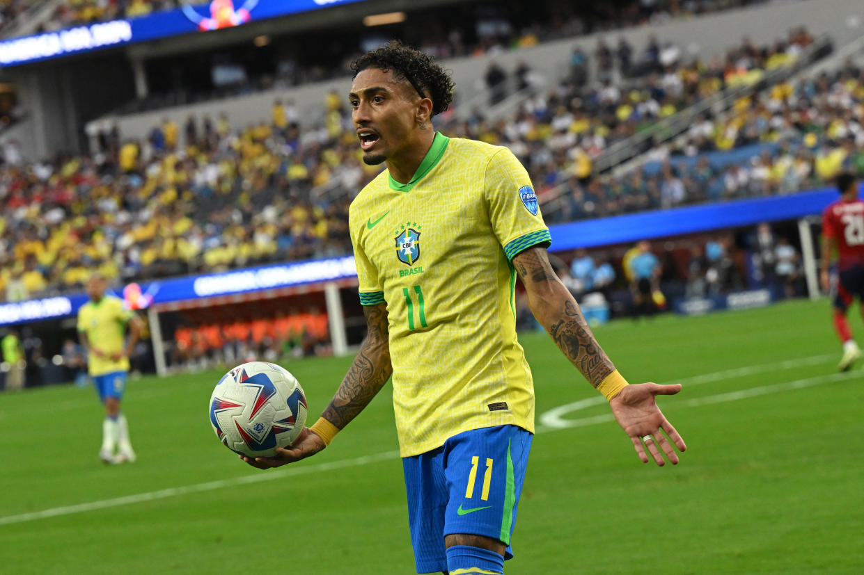 Raphinha y Brasil no pudieron marcar en su presentación en Copa América, ante Costa Rica. (Foto: PATRICK T. FALLON/AFP via Getty Images)