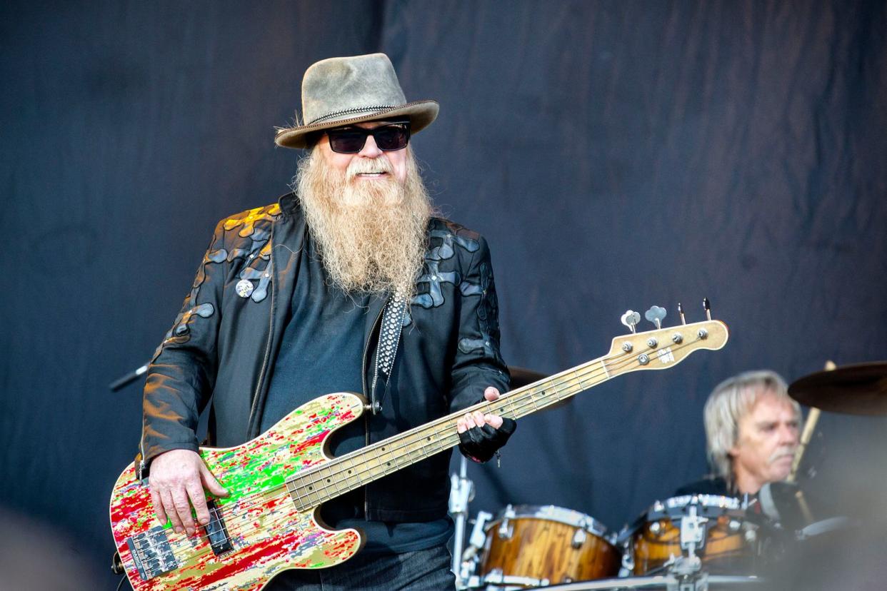 Am Mittwoch verstarb ZZ-Top-Bassist Dusty Hill. Zahlreiche Musiker nahmen Abschied von einem "echten Rocker". (Bild: Getty / PYMCA)