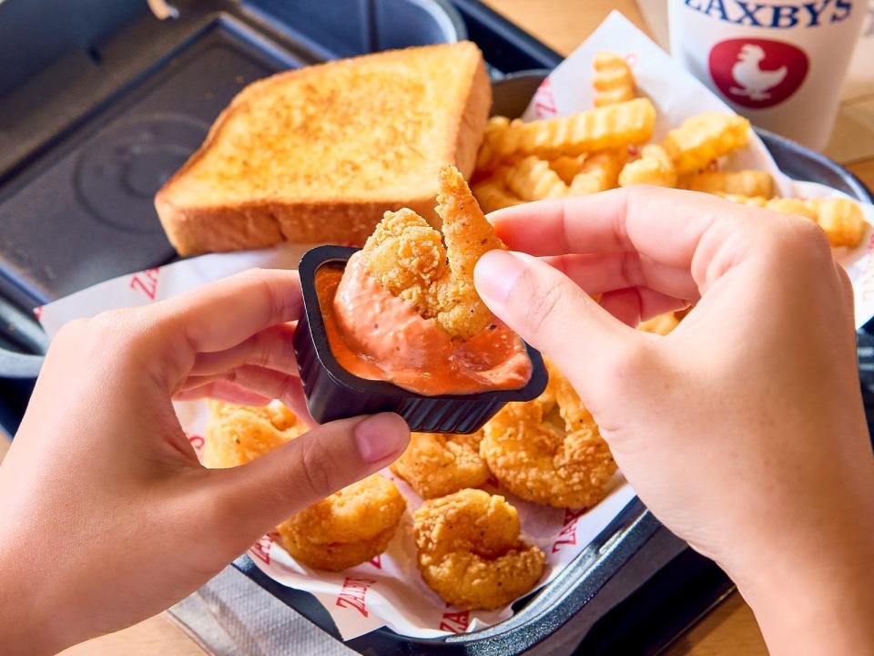 Saucy chicken chain Zaxby’s is serving Southern Fried Shrimp for a limited time.