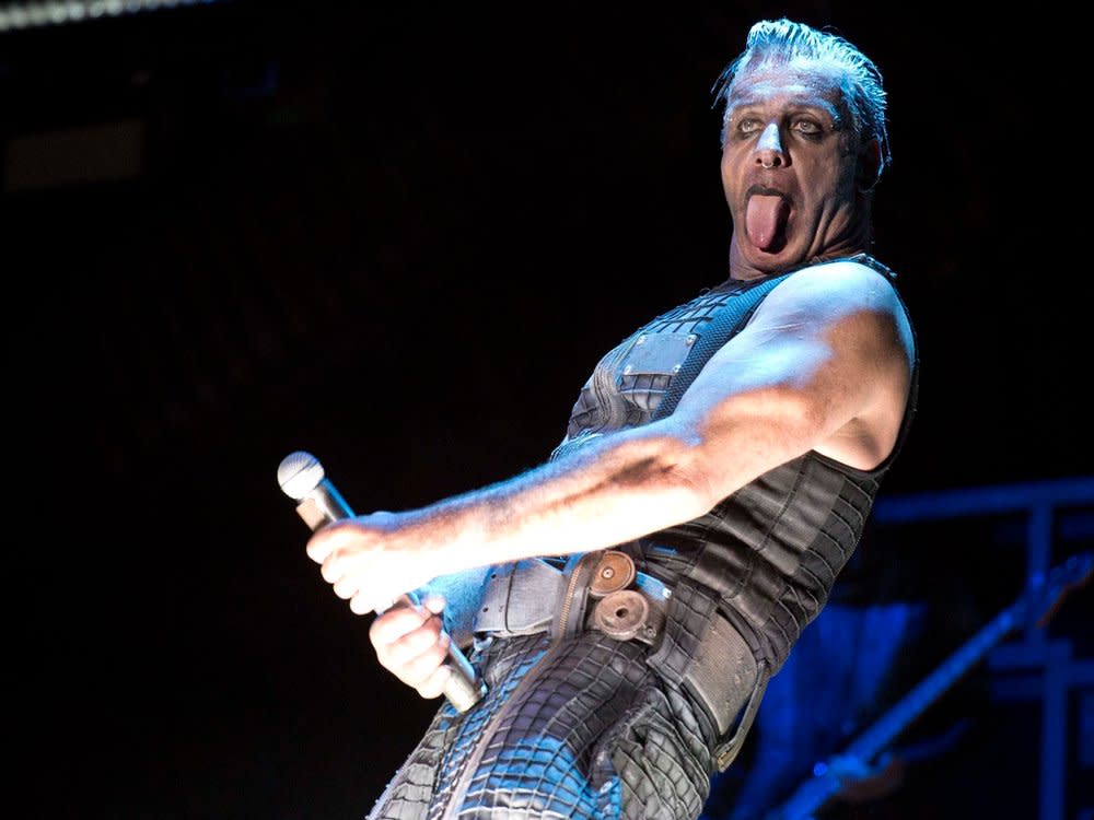 Till Lindemann steht mit seiner Band Rammstein bis Sonntag viermal in Dresden auf der Bühne. (Bild: ddp/Newscom/CRISTOPHER ROGEL BLANQUE)