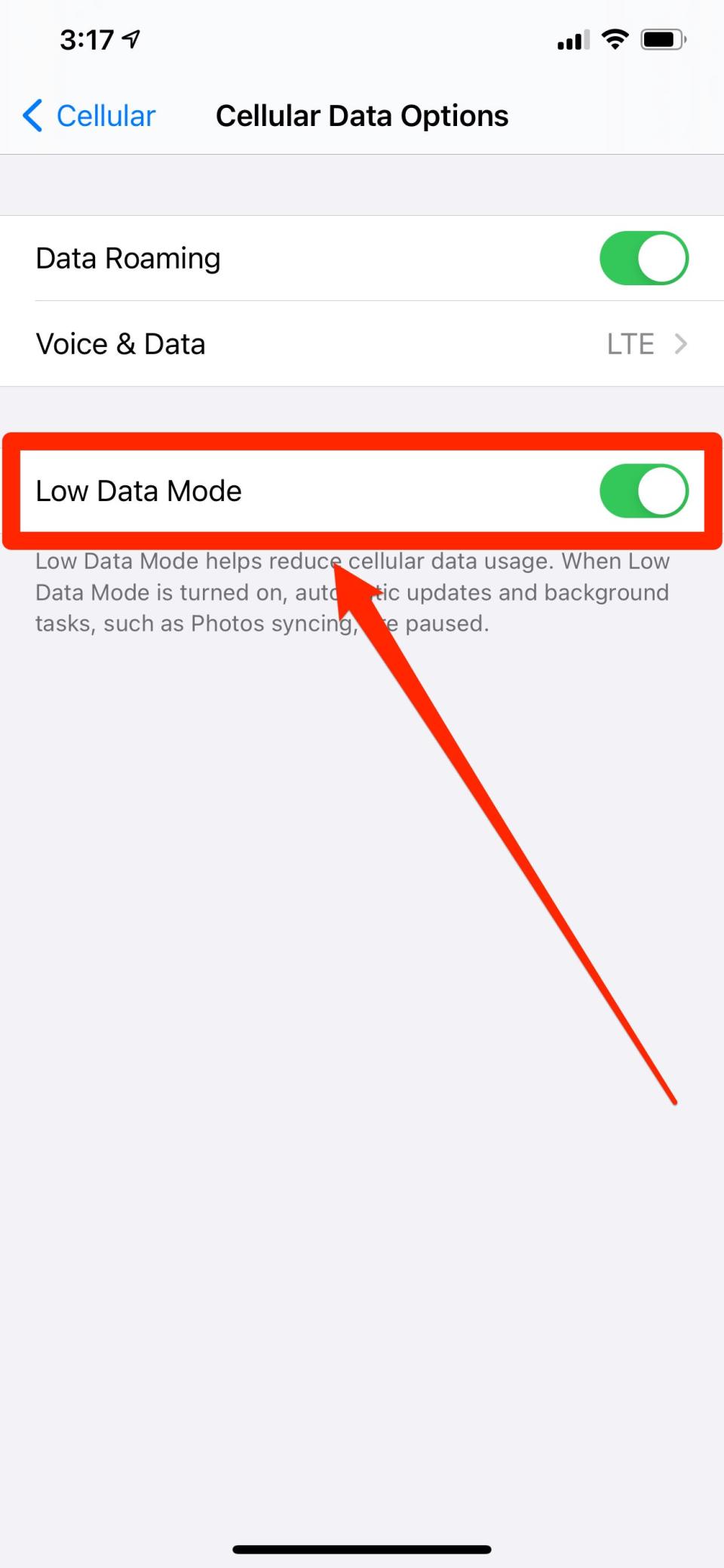 What is the low data mode on the iPhone 4