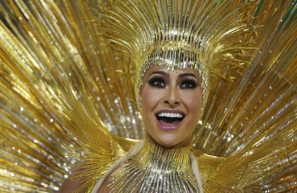 <p>Drum queen Sabrina Sato from Vila Isabel Samba school performs during the first night of the Carnival parade at the Sambadrome in Rio de Janeiro, Brazil, Feb. 12, 2018. (Photo: Pilar Olivares/Reuters) </p>